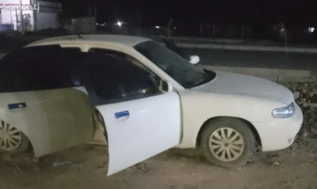 Daewoo Nubira 2000 · 1.8 MT
