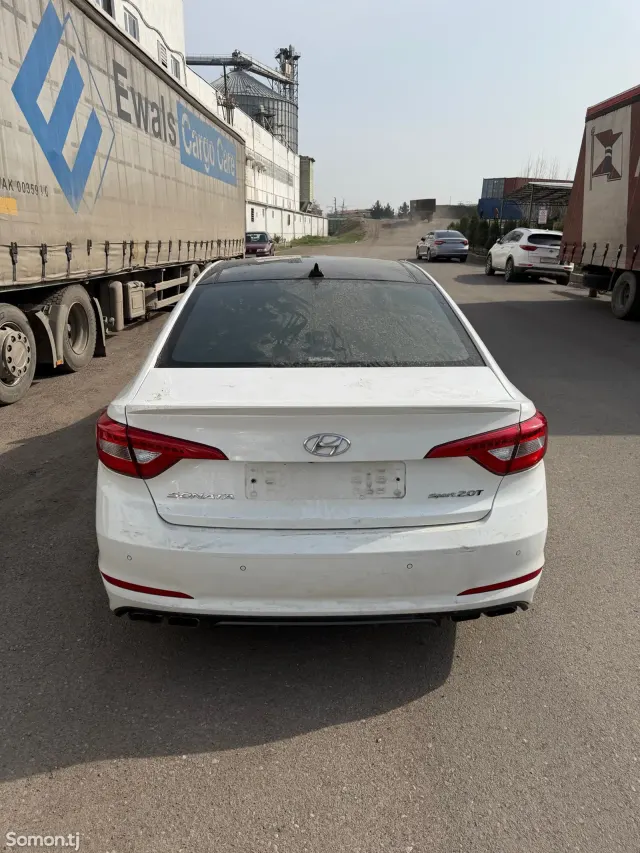 Hyundai Sonata 2015 · 2.0 AT