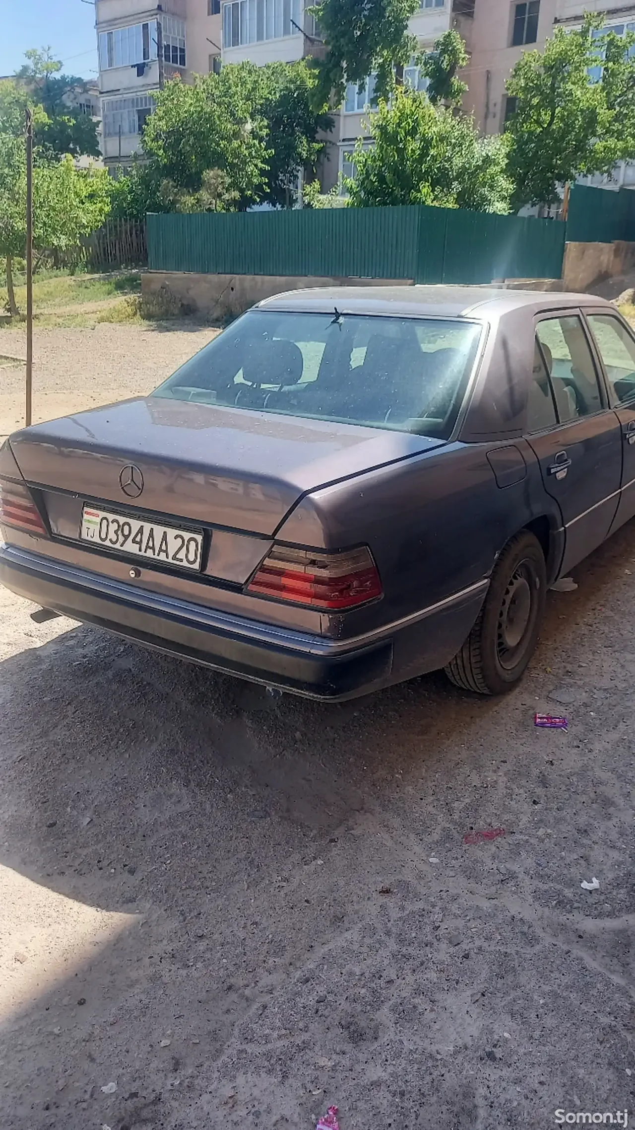 Mercedes-Benz W124 1993 · 2.0 MT