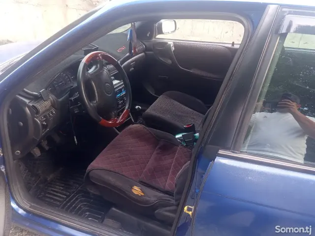 Opel Astra F 1996 · 1.6 MT