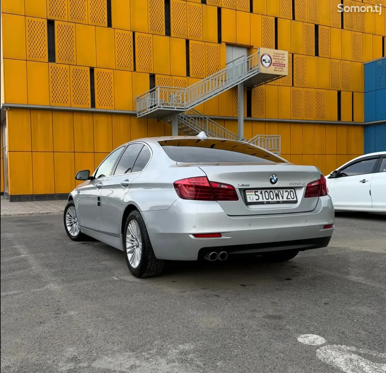 BMW 5 series 2015 · 2.0 AT