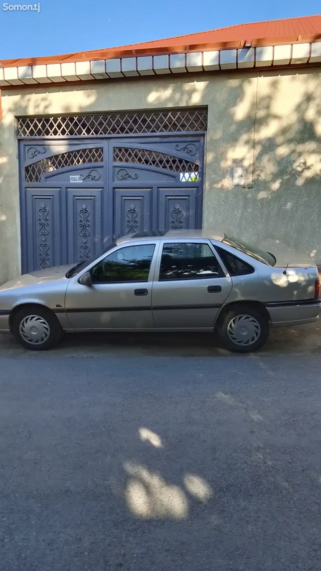 Opel Vectra A 1993 · 1.6 MT