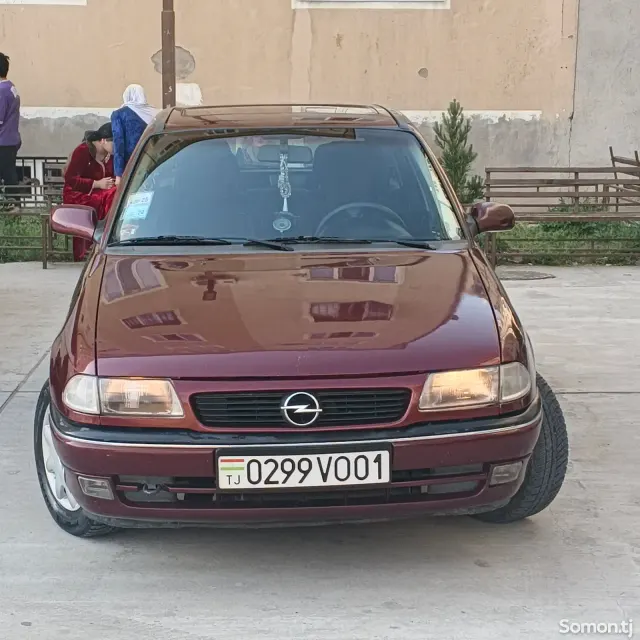 Opel Astra F 1997 · 1.6 MT