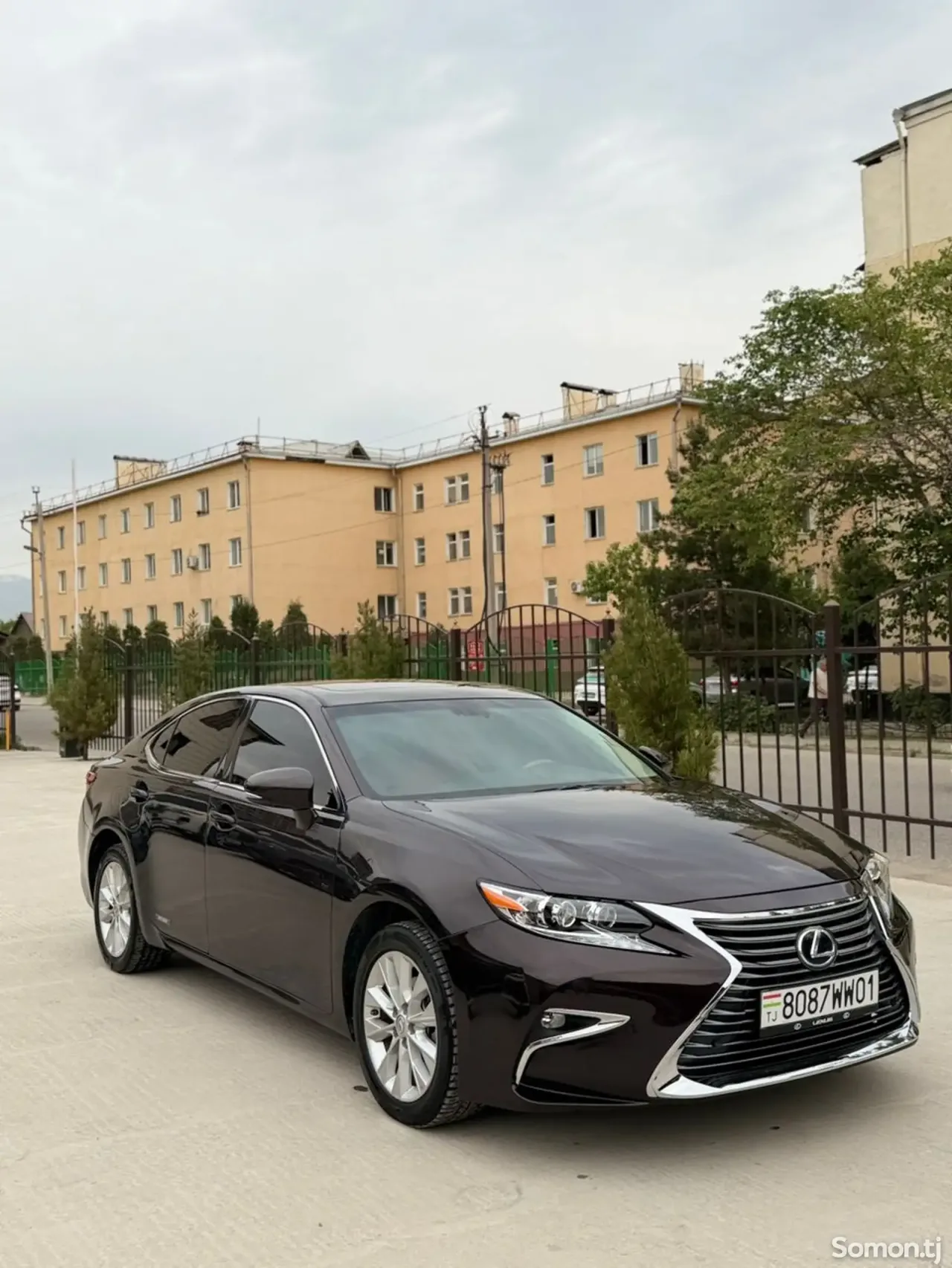 Lexus ES series 2013 · 2.5 AT