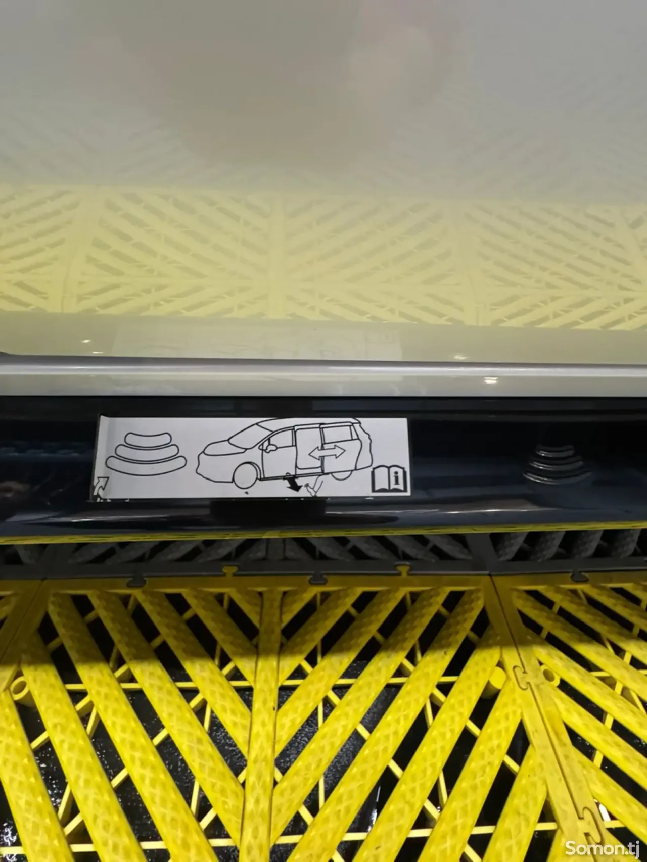 Toyota Sienna 2024 · 2.5 AT