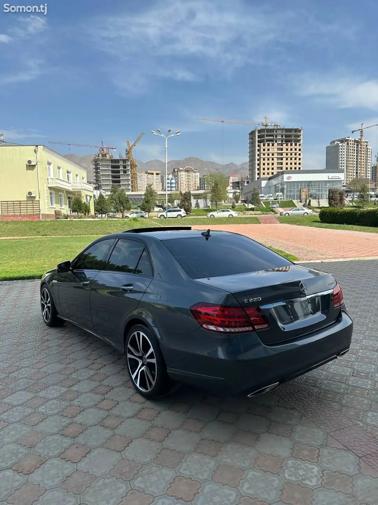 Mercedes-Benz E class 2015 · 2.2 AT