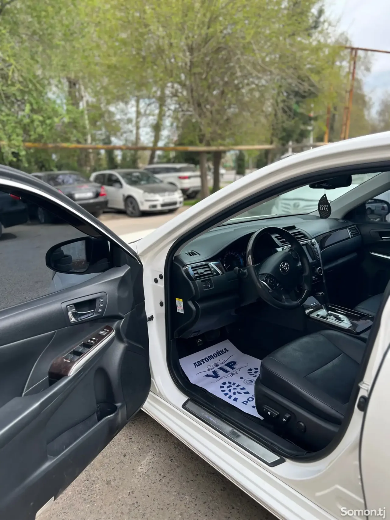 Toyota Camry 2016 · 2.5 AT
