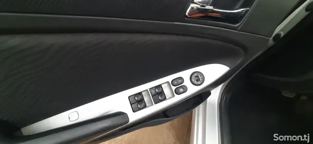 Hyundai Solaris 2013 · 1.6 AT