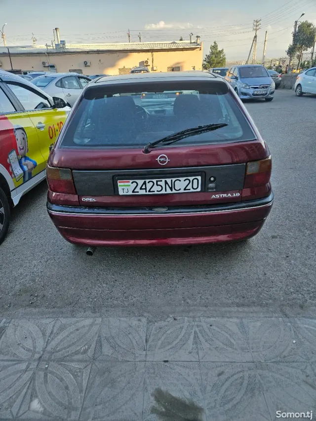 Opel Astra F 1997 · 1.6 AT