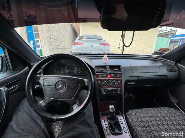 Mercedes-Benz C class 1999 · 1.8 MT