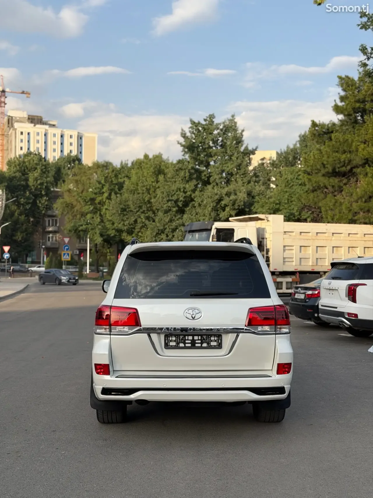 Toyota Land Cruiser 2016 · 4.6 AT