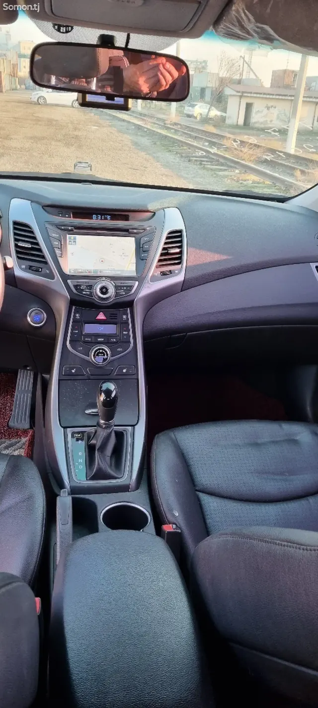 Hyundai Avante 2014 · 1.6 AT