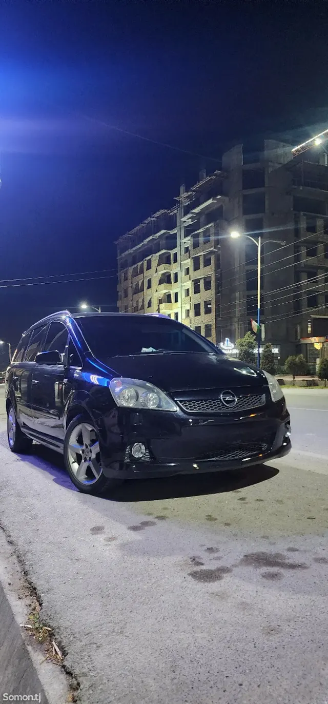 Opel Zafira 2007 · 2.0 MT
