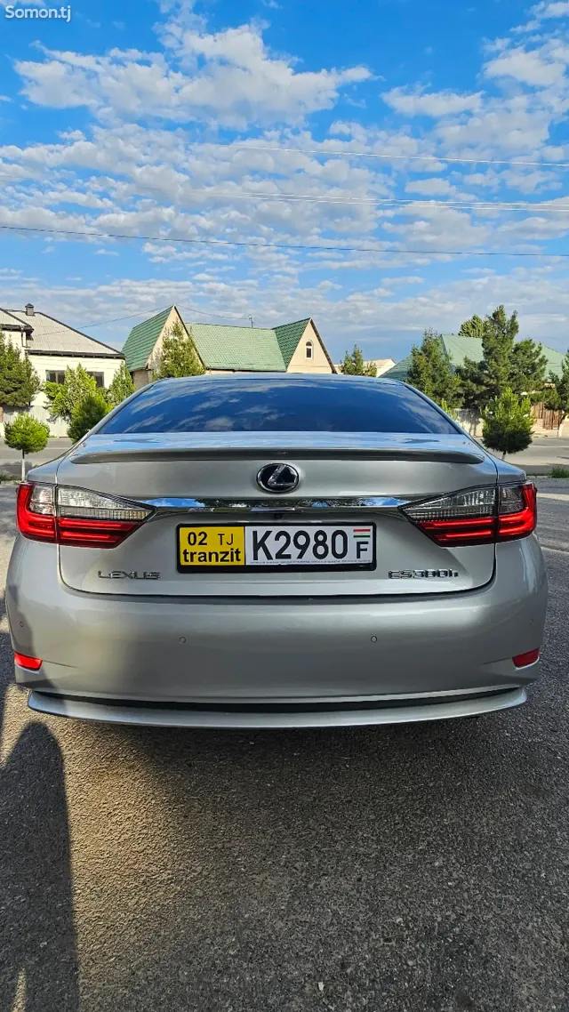Lexus ES series 2017 · 3.0 AT