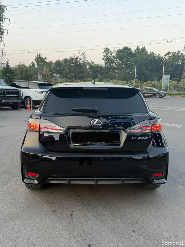 Lexus CT series 2015 · 1.8 CVT