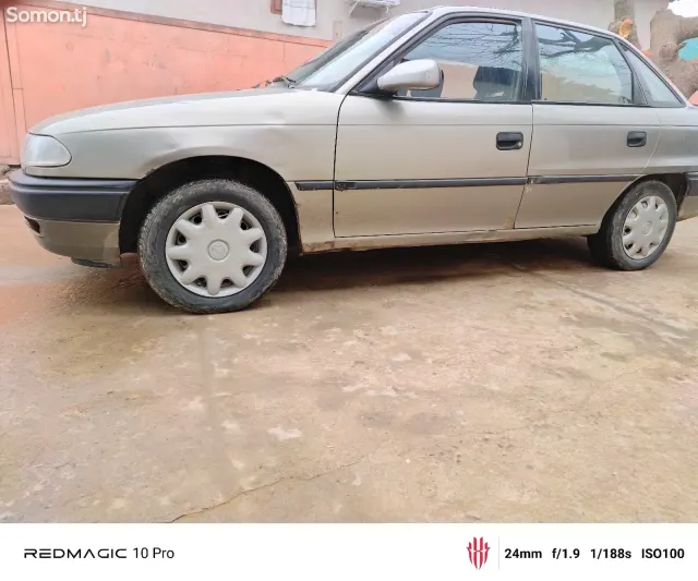 Opel Astra F 1996 · 1.6 MT