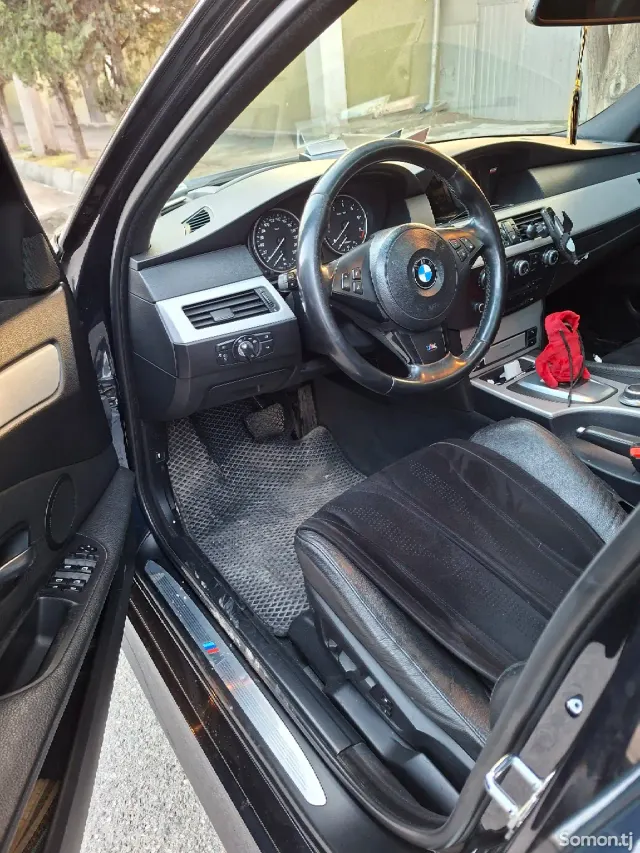 BMW 5 series 2008 · 3.0 AT
