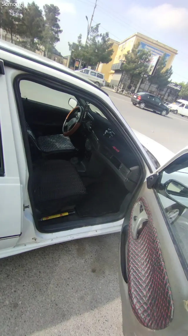 Daewoo Nexia 1995 · 1.6 MT