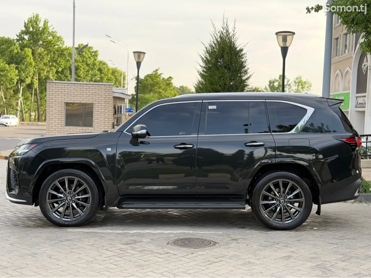 Lexus LX series 2025 · 3.3 AT