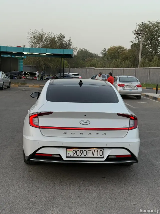 Hyundai Sonata 2022 · 2.5 AT