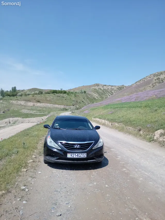 Hyundai Sonata 2011 · 2.0 AT