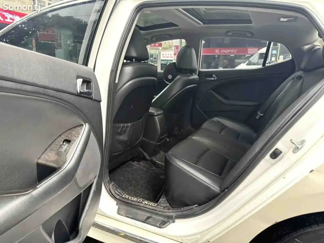 Kia K5 2015 · 2.0 AT