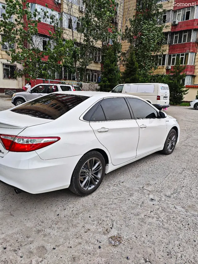 Toyota Camry 2015 · 2.5 AT