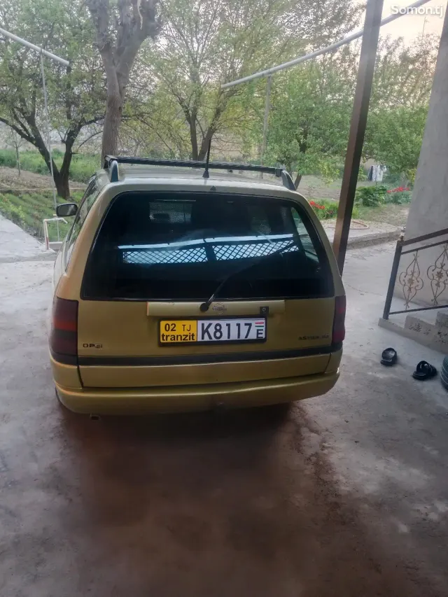 Opel Astra F 1996 · 1.6 MT