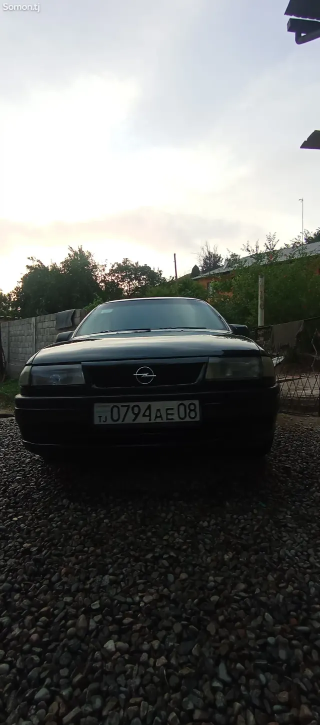 Opel Vectra A 1995 · 1.6 MT