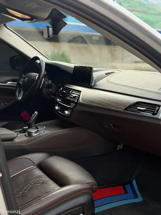 BMW 5 series 2020 · 2.0 AT