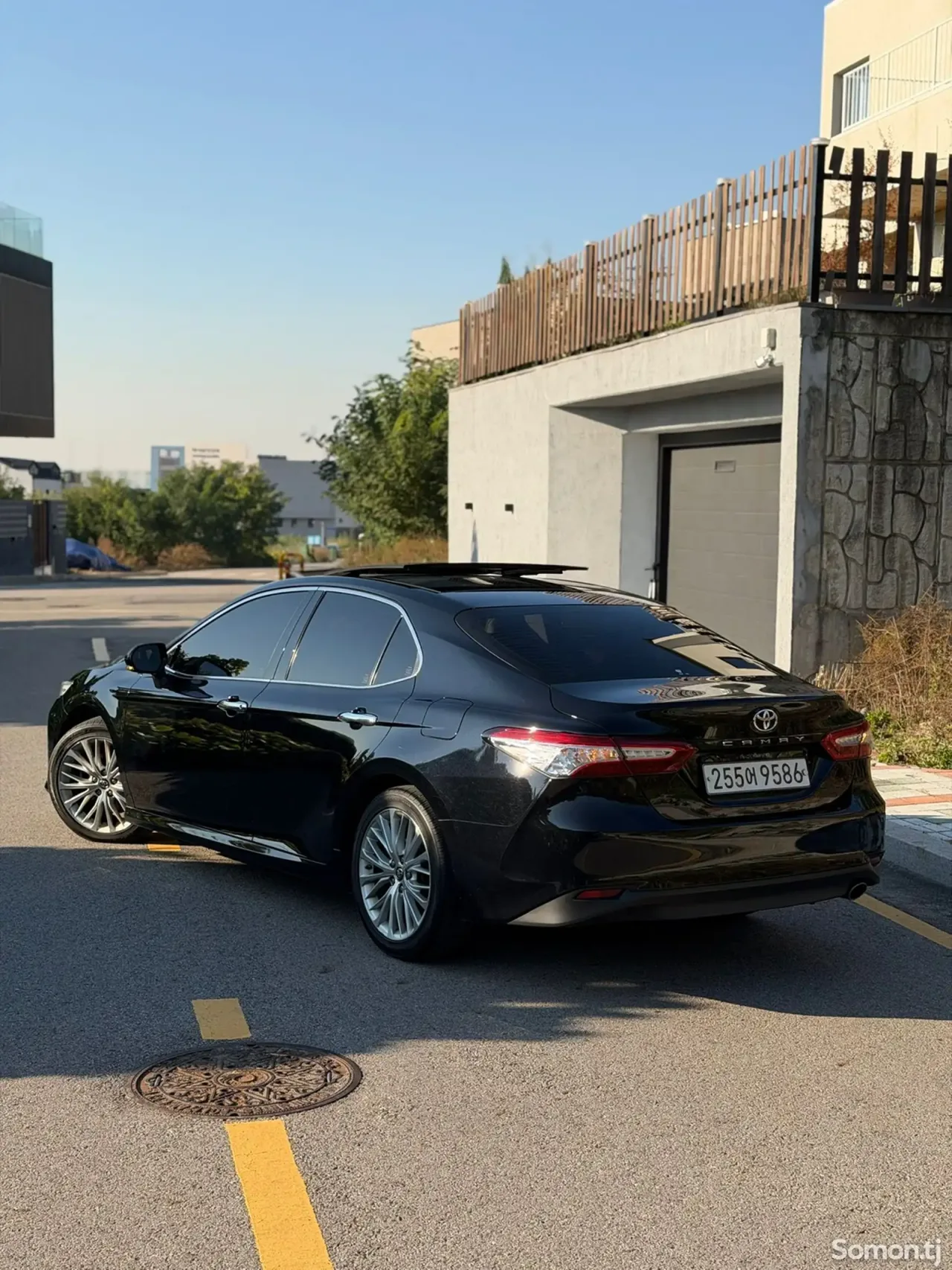 Toyota Camry 2019 · 2.5 AT