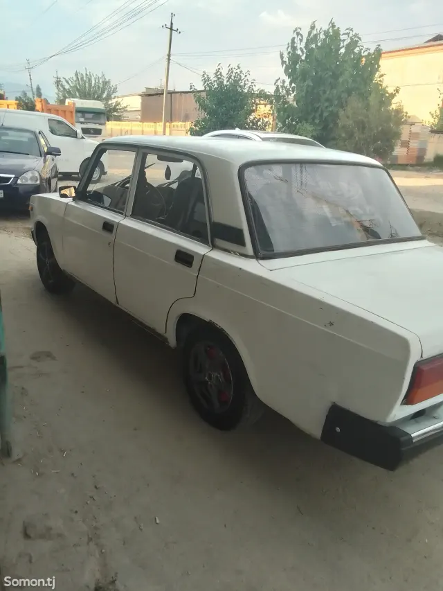 Lada (ВАЗ) 2107 2005 · 0.6 MT