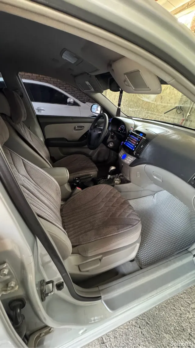Hyundai Avante 2007 · 1.6 AT