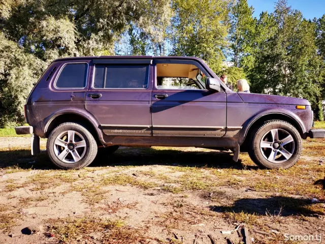 Lada (ВАЗ) Нива 1999 · 0.7 MT