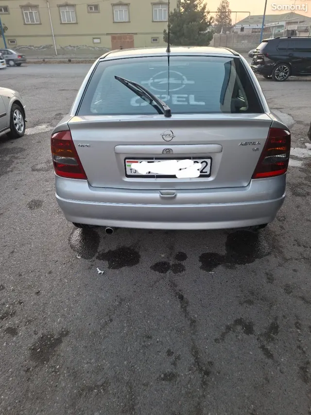 Opel Astra G 1998 · 1.6 MT