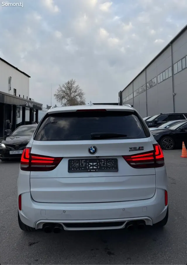 BMW X5 M 2015 · 4.4 AT