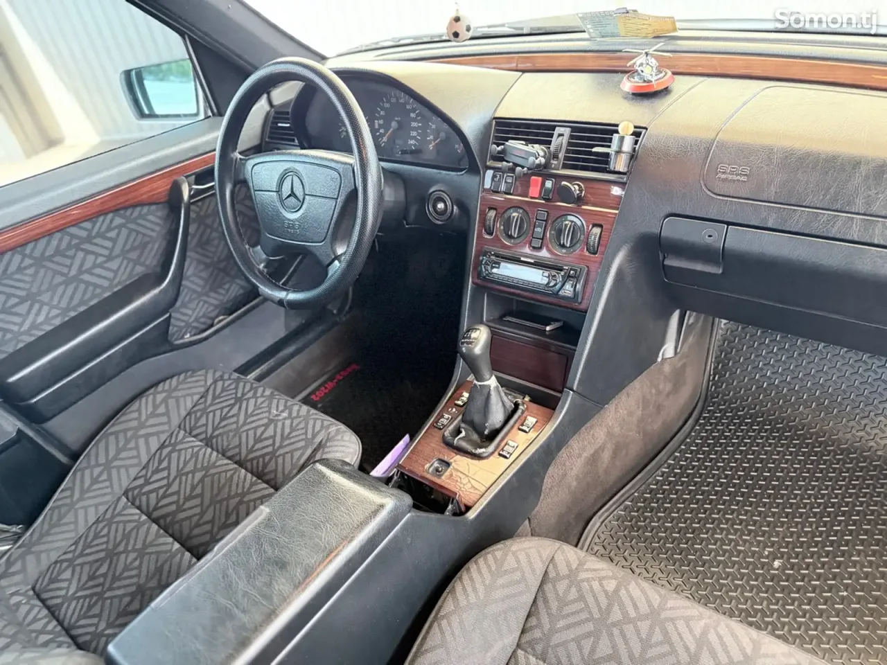 Mercedes-Benz C class 1995 · 1.8 MT