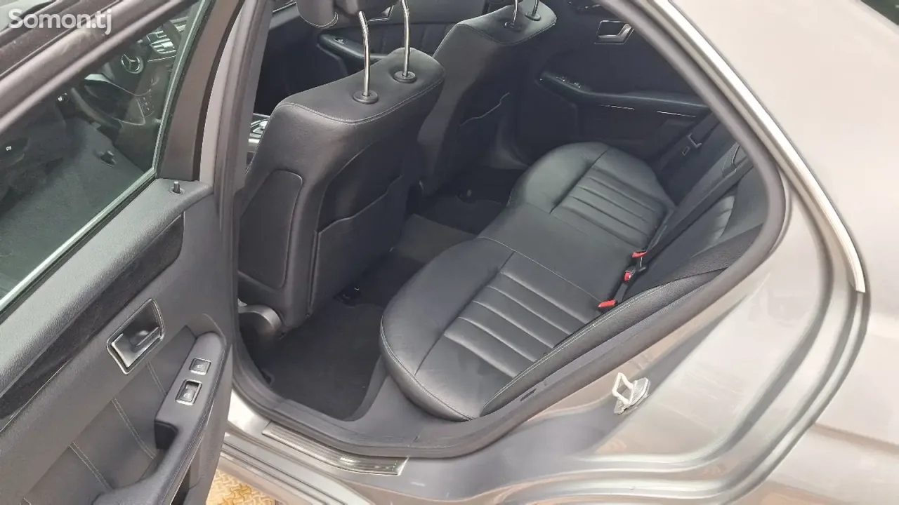 Mercedes-Benz E class 2014 · 2.5 AT