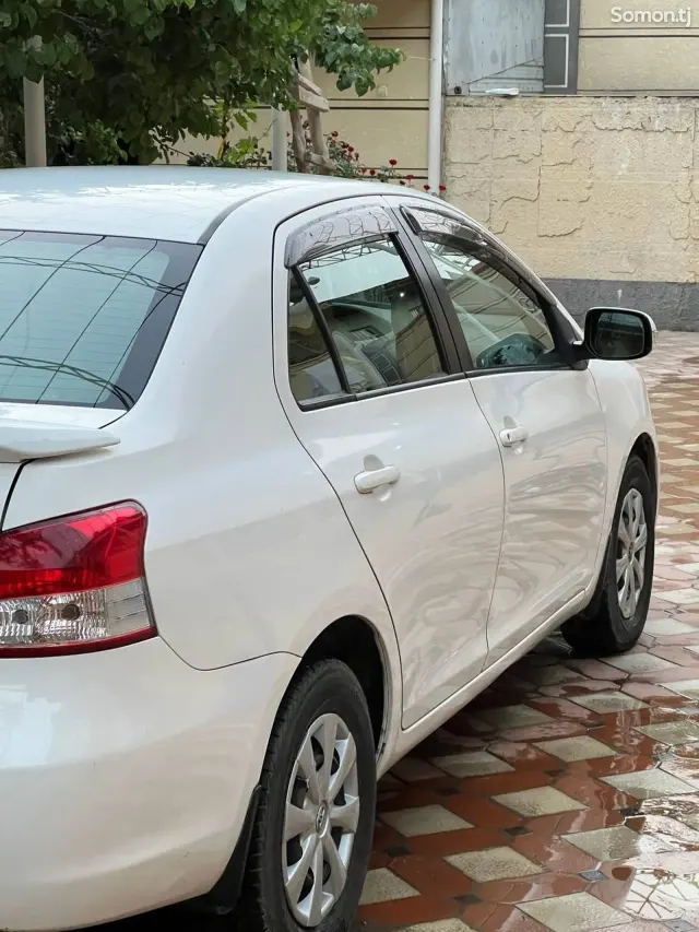 Toyota Belta 2008 · 1.1 AT