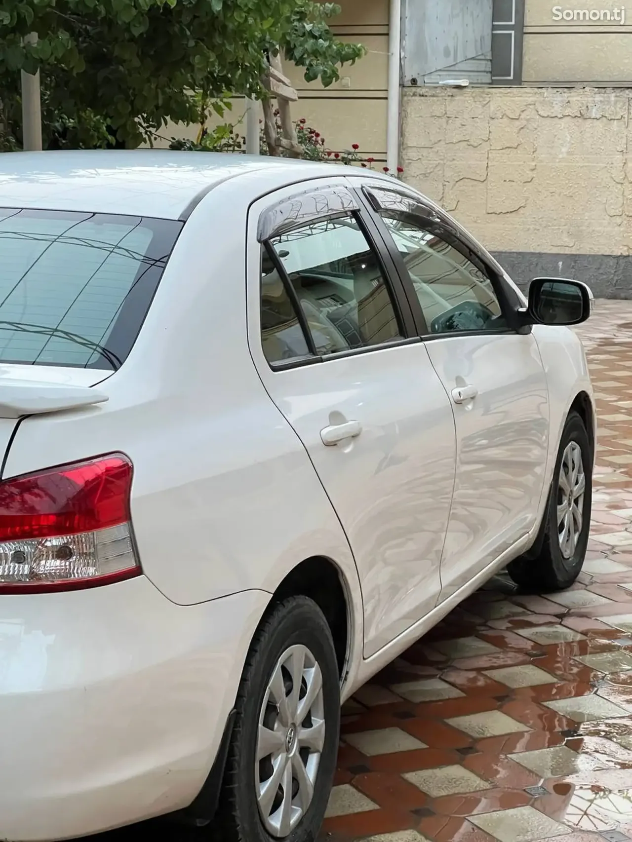Toyota Belta 2008 · 1.1 AT