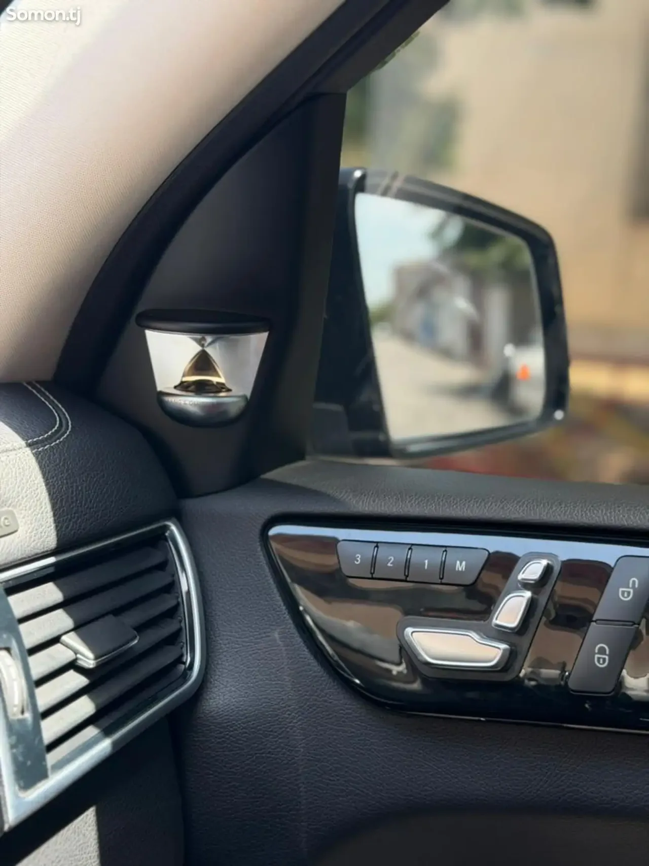 Mercedes-Benz GLS 2017 · 5.5 AT