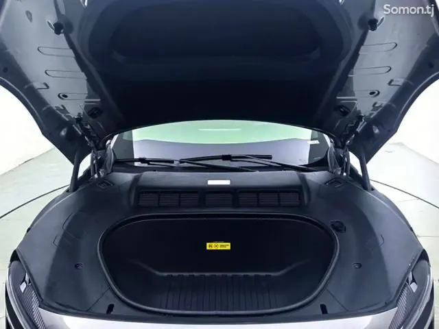 Xiaomi SU7 2025 · AT