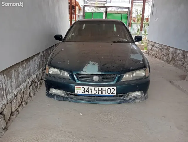 Honda Accord 1998 · 2.0 AT