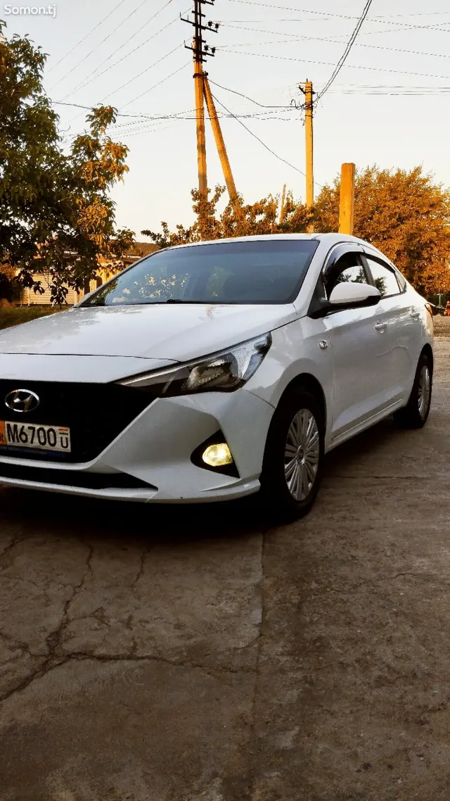 Hyundai Accent 2018 · 1.6 AT