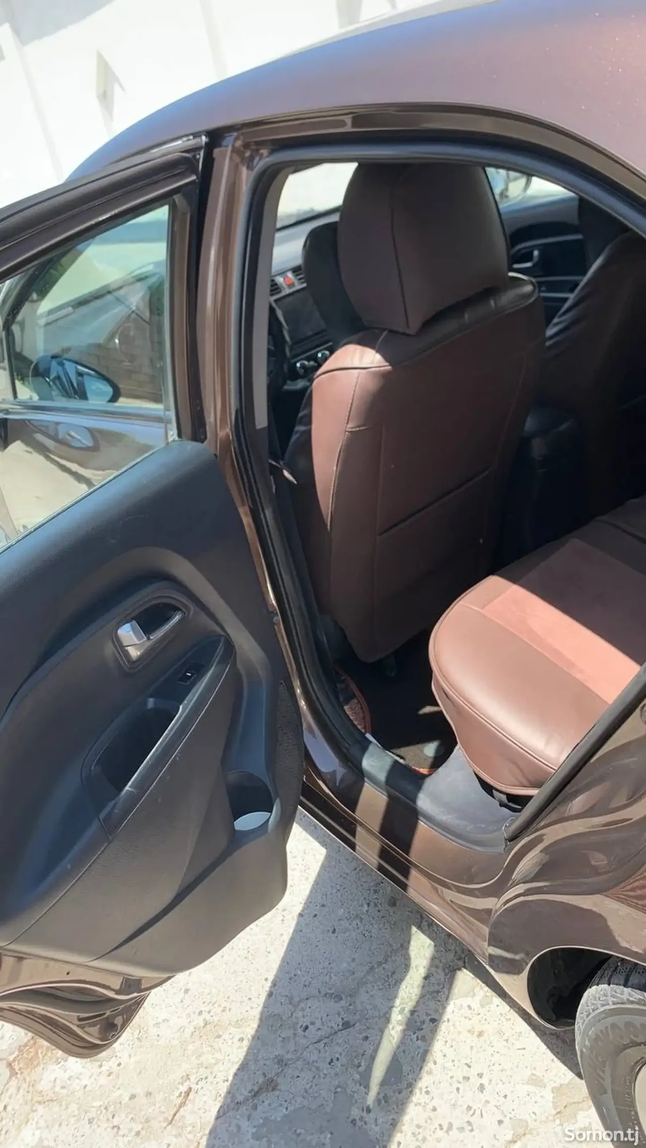 Kia Rio 2012 · 1.4 AT