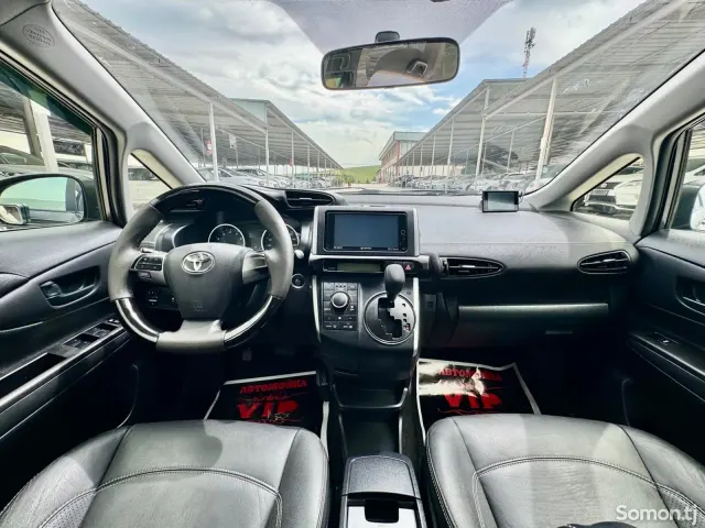 Toyota Wish 2015 · 1.8 AT
