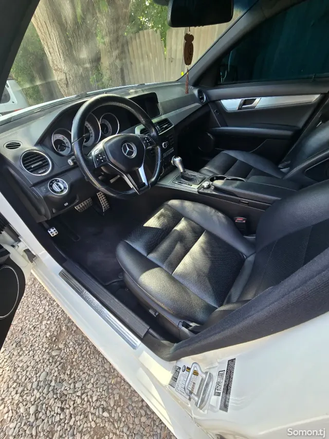 Mercedes-Benz C class 2014 · 2.5 AT