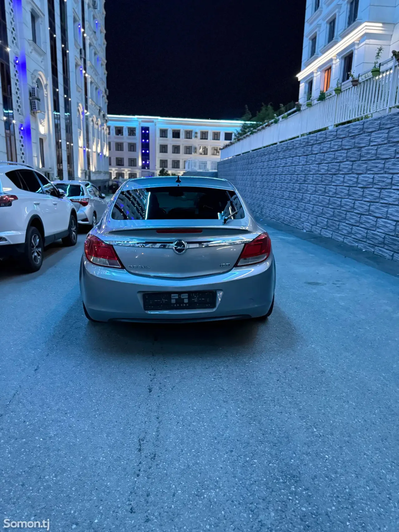 Opel Insignia 2012 · 2.0 MT