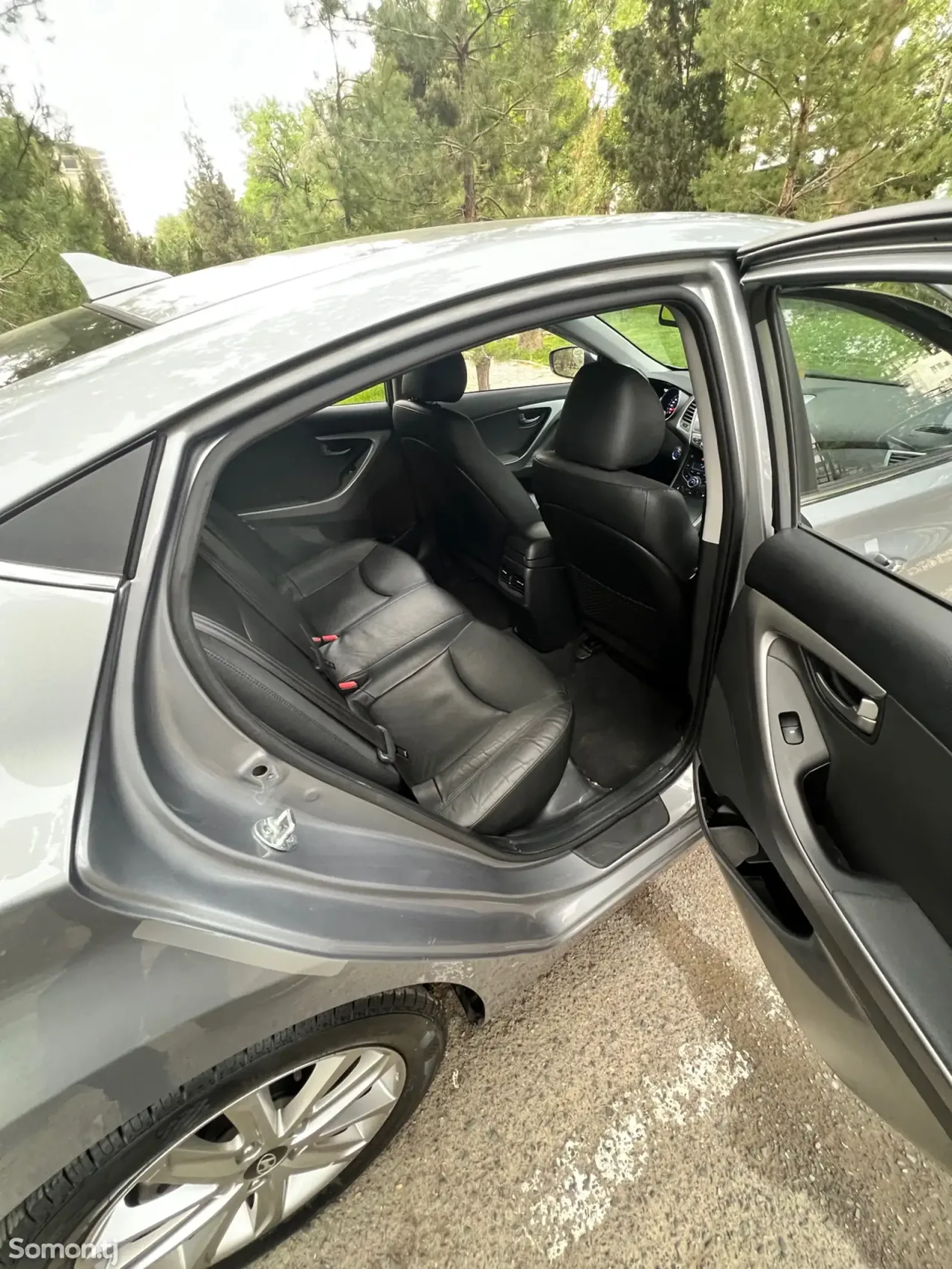 Hyundai Avante 2015 · 1.6 AT