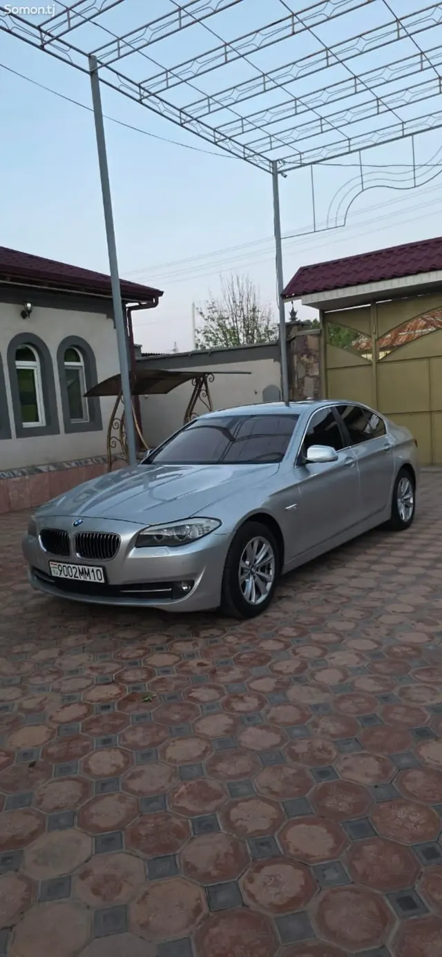 BMW M5 2012 · 2.2 AT